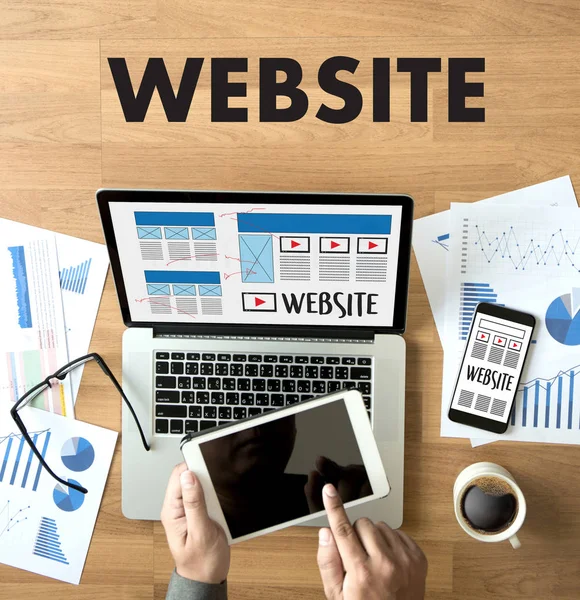 Web sitesi tasarımcısı çalışma düzeni kroki çizim yazılım Media Ww