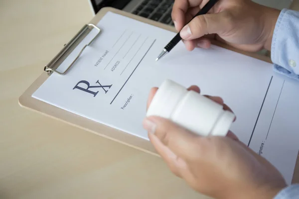 Medizin Arzt Patient Gesundheitswesen Konzept Verhütung rx pres — Stockfoto