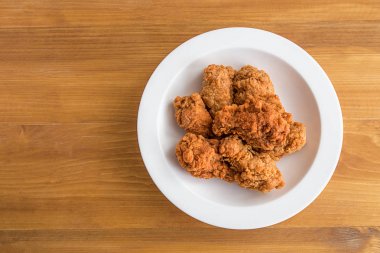 kızarmış tavuk ve karışık kentucky kızarmış sıcak gevrek Fried