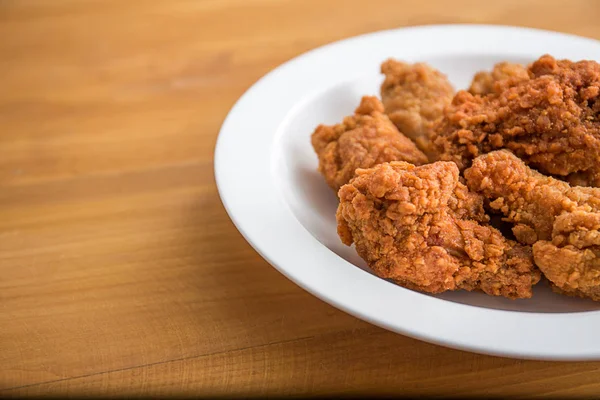 kızarmış tavuk ve karışık kentucky kızarmış sıcak gevrek Fried