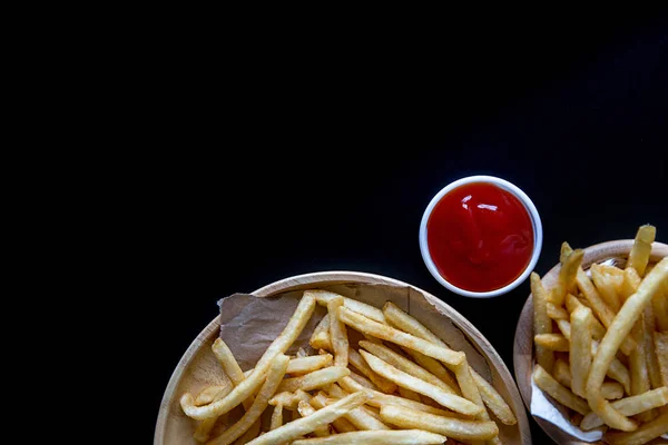 Čerstvé brambory chutné hranolky s kečupem rychlého občerstvení produktu — Stock fotografie