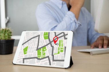 GPS harita yol hedef ağ bağlantısına yer sokak 