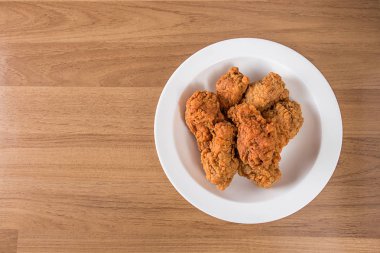 kızarmış tavuk ve karışık kentucky kızarmış sıcak gevrek Fried