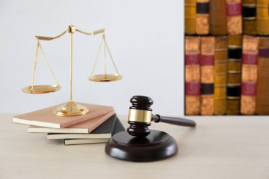 Adalet ve hukuk kavramı ile dijital c çalışma Tokmak, Yargıç