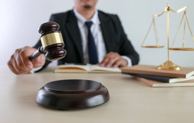 Adalet ve hukuk kavramı ile dijital c çalışma Tokmak, Yargıç