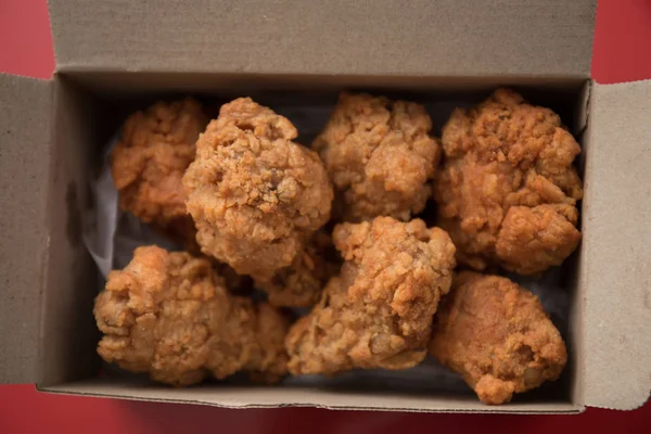 kızarmış tavuk ve karışık kentucky kızarmış sıcak gevrek Fried