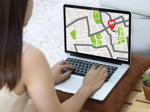 GPS kaart aan Route bestemming netwerkverbinding locatie Street — Stockfoto