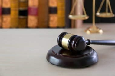 Adalet ve hukuk kavramı ile dijital c çalışma Tokmak, Yargıç