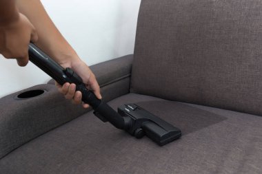 Hizmet w halı üzerinde makine ile zemin temizleme temizlemek