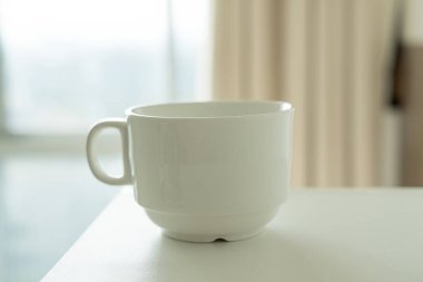 sabah sıcak kahve fincan kahve pencere pervazına oda içinde