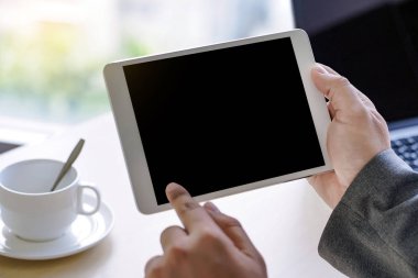 Çalışma alanı arka plan boş c ile dizüstü bilgisayarda yeni proje