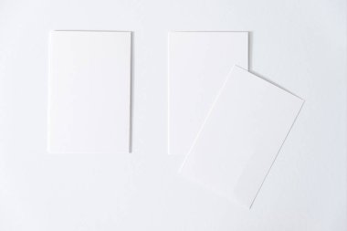 Kimlik marka için mockup kartvizit üstten görünüm şablonu