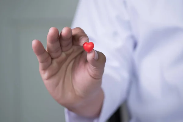 Tabletten und Medikamente in der Hand Pharmazeutische Medizin Apotheke — Stockfoto