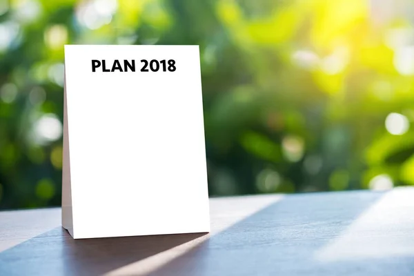 Встреча бизнес-команды ноутбука с Планом 2018 — стоковое фото