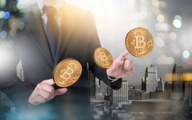 Büyüme kavramı Kripto para birimi Finansal altın Bitcoins merdiven 