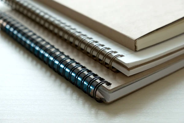 Närbild notebook platt låg hemmakontor arbetsytan ovanifrån — Stockfoto