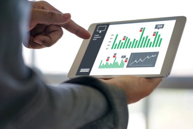 Marketin müşteri ve iş adamı satış artış gelir hisse