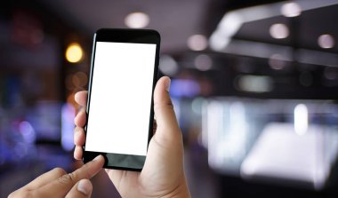 Akıllı telefon teknolojisi ve telefon techno kullanarak adam ellerini kapatın
