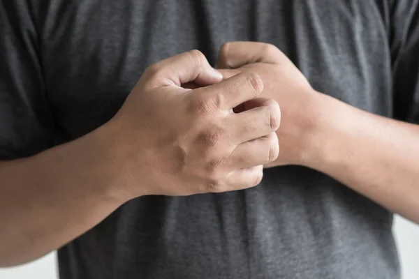Tangan gatal menggaruk kesehatan dan masalah kesehatan — Stok Foto