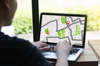 GPS harita yol hedef ağ bağlantısına yer sokak 