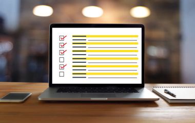 İş adamı SURVEY ve Sonuçlar Analiz Keşif Kavramı