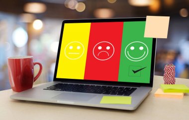 iş erkek ve kadın mutlu memnuniyeti değerlendirme seçin? 