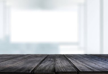 Ahşap Pano boş tablo penceresi bulanık arka plan kullanılabilir 