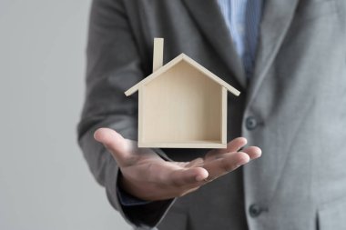 Evi adam eve holding eller