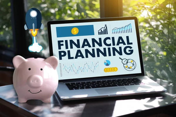 Planificación financiera Planificación de la jubilación mujer y hombre en la jubilación — Foto de Stock