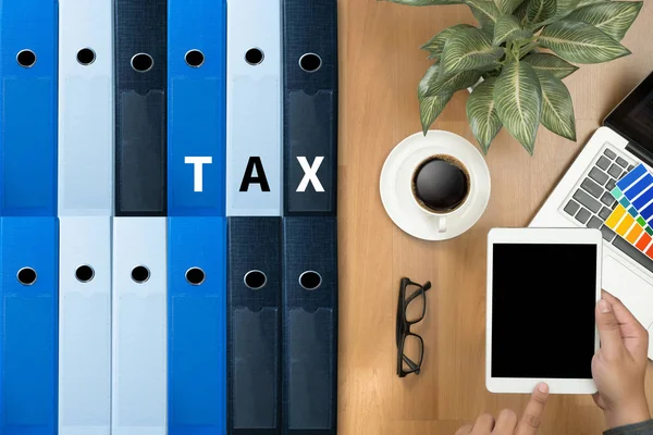Concepto Tributario Análisis de Negocios Formulario de declaración de impuestos individuales —  Fotos de Stock