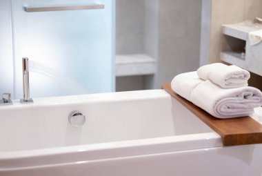 banyo iç beyaz spa havluları refres duş boşlukla kopyalama