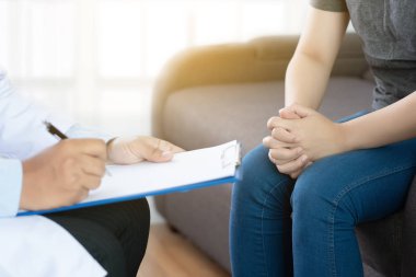 Tıp ve sağlık kavramı doktor ve hasta d tartışmaya