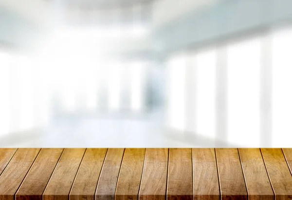 Holzbrett leeres Tischfenster verschwommener Hintergrund kann verwendet werden — Stockfoto