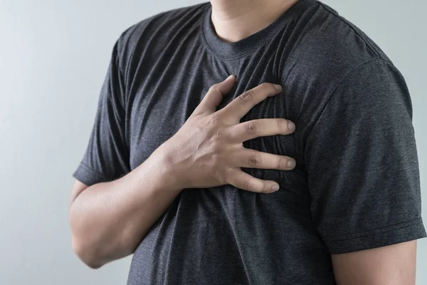Malattia dell'uomo dolore toracico sofferenza infarto — Foto Stock