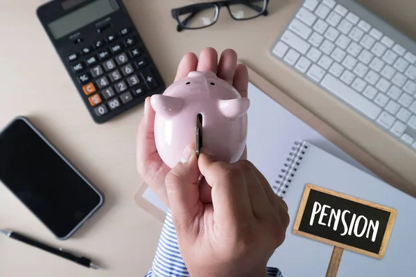 Positiv pension lycka pengar att spara för pensionen financia — Stockfoto
