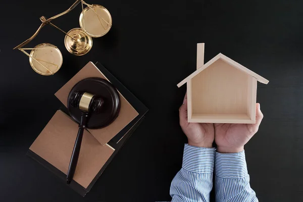 Schutzbestimmungen Hausversicherung, Recht und Gerechtigkeit — Stockfoto