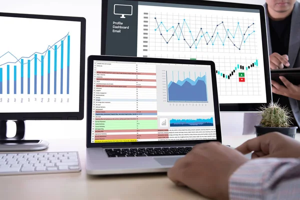 Arbeta hårt Data Analytics statistik Information Business teknolo — Stockfoto