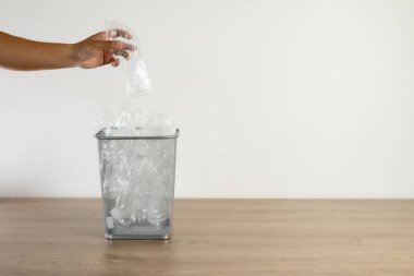 Ekoloji konsepti için çöp torbasının geri dönüşümü