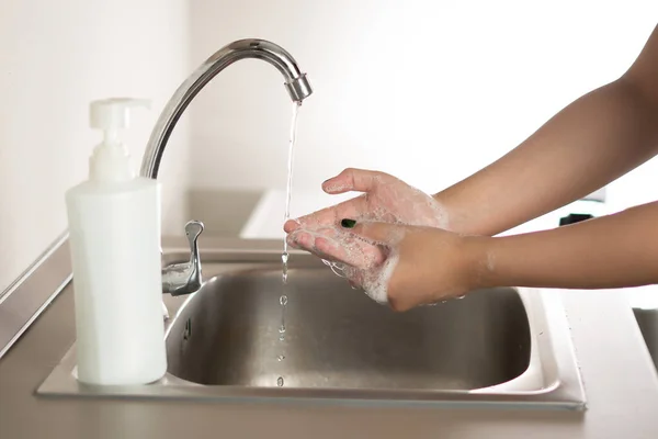 Femme Laver Les Mains Pour Prévention Virus Couronne Laver Les — Photo