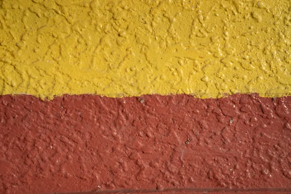 コンクリート製の黄色及びオレンジ又は赤の壁 — ストック写真