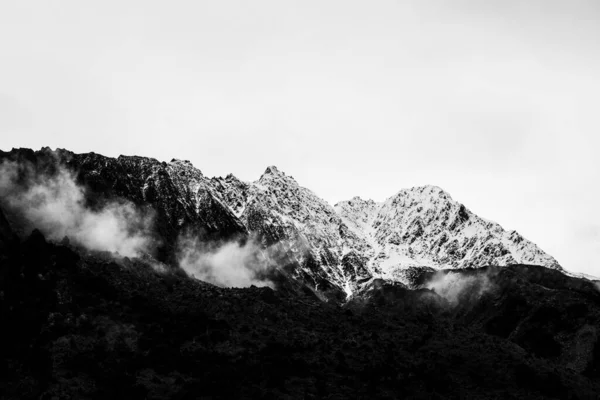 Snötopp Södra Nya Zeeland Fotografera Vintern 2019 Svart Och Vitt — Stockfoto