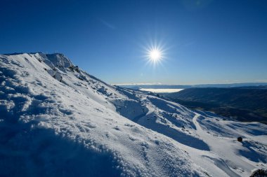Güney adasında kar zirvesi, Yeni Zelanda. Fotoğraf: 2019 kışında.
