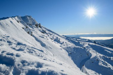 Güney adasında kar zirvesi, Yeni Zelanda. Fotoğraf: 2019 kışında.