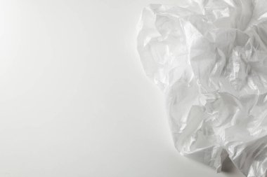 Kopya alanı ile izole edilmiş buruşuk bir köpük tabakasını sık.