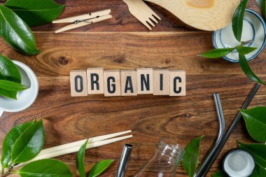 Ahşap zemin üzerinde 