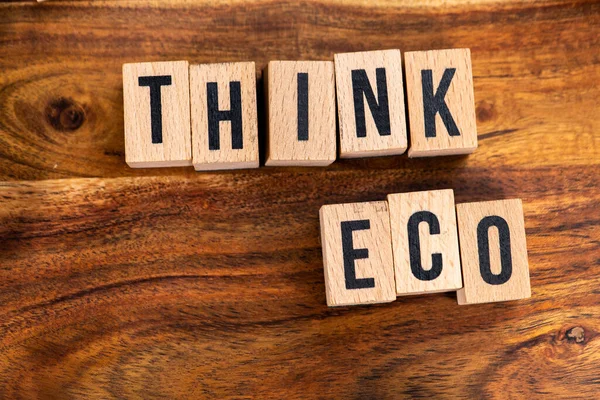 Myšlenka Eco Text Dřevěné Kostky Dřevěném Pozadí — Stock fotografie
