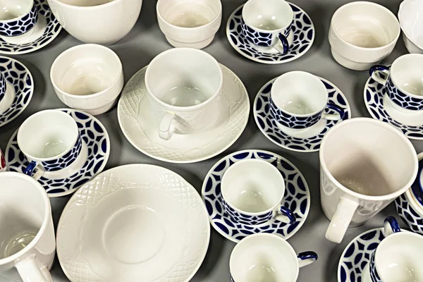 Kahve ve kahve fincanları ve fincanlar.