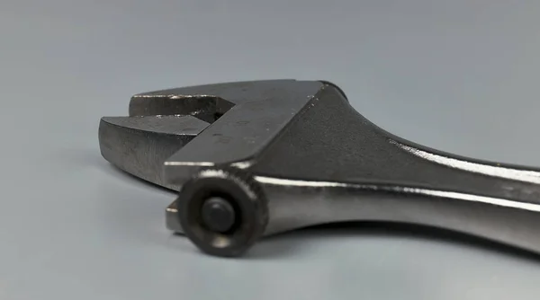 Maymun anahtarı, herhangi bir atölyede gerekli bir araçtır