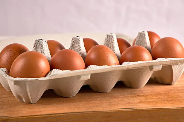 Коробка Различными Куриными Яйцами — стоковое фото