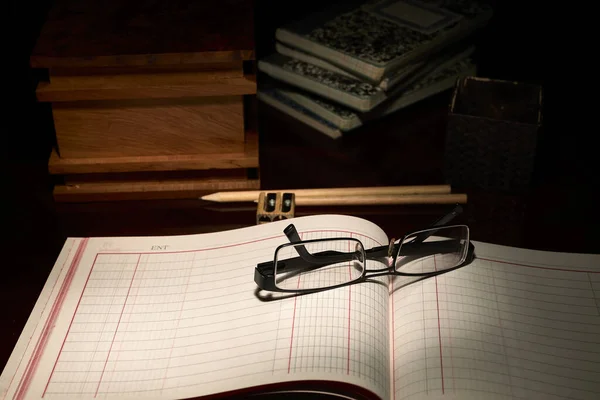 Seyahat ya da muhasebe notları için çeşitli küçük defterler